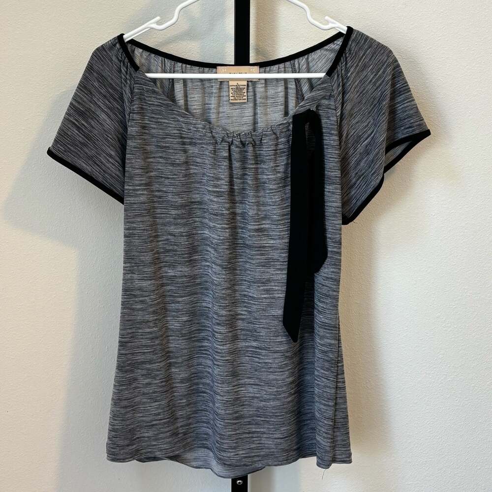 Diana Belle Grey Marled Cap Sleeve Top with Black Bow Accent Size L